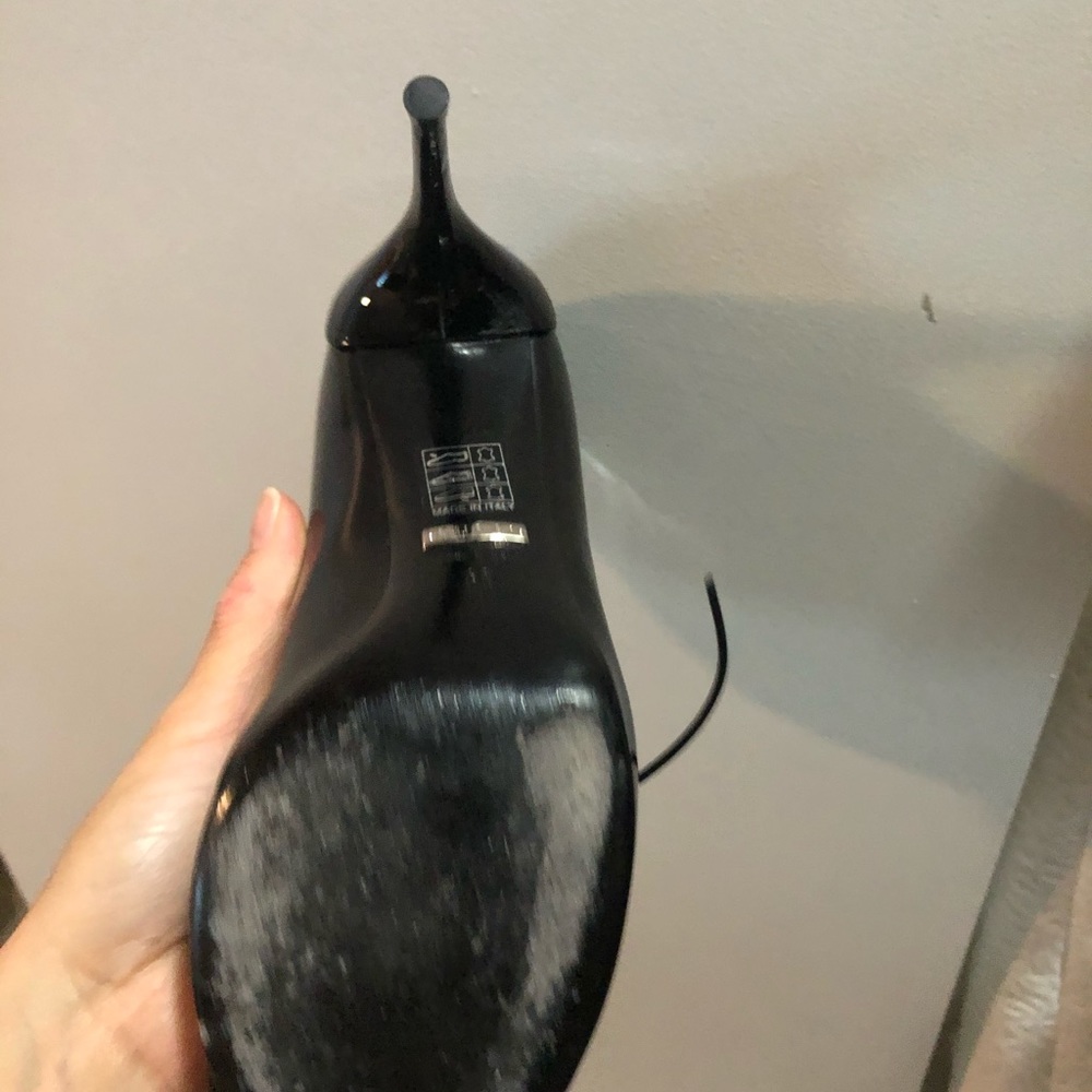 Gucci black patten leather ankle boots - Picture 11 of 12